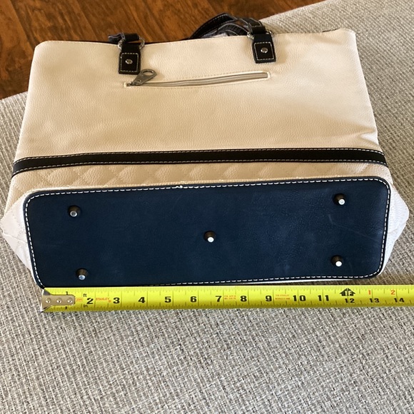 Montana West Tote - Picture 7 of 8